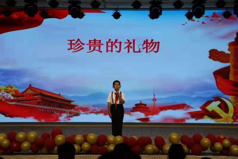 为什么男人带着孩子回老家，还非得老婆也回去，不然怕别人觉得家庭不和睦。为什么怕别人这样看？